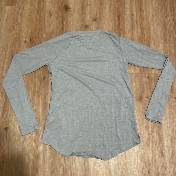 North Face Running Top - Picture 2 of 4